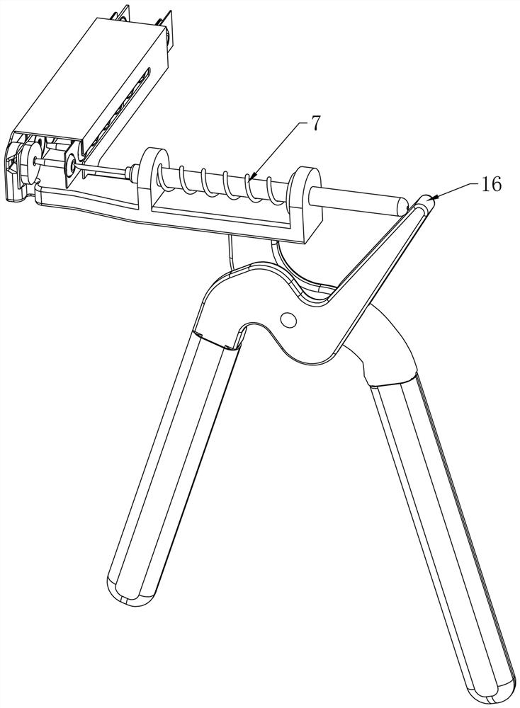 Minimally-invasive gap-controllable mouse chip ear tag and loading device thereof