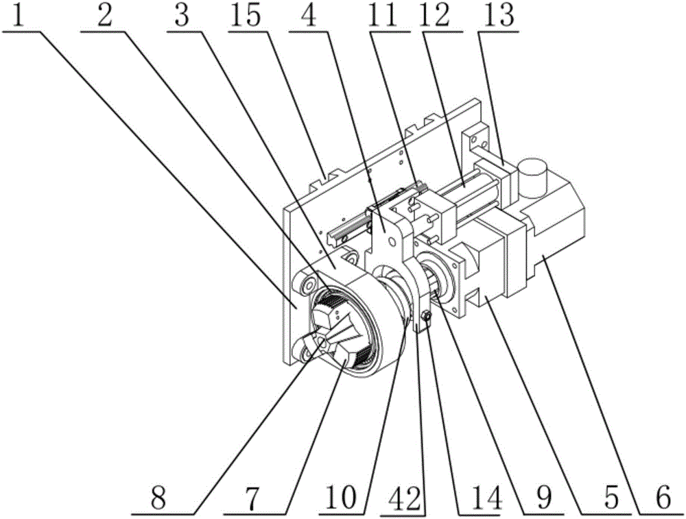 Rotating feeding device capable of achieving clamping from interior of pipe end