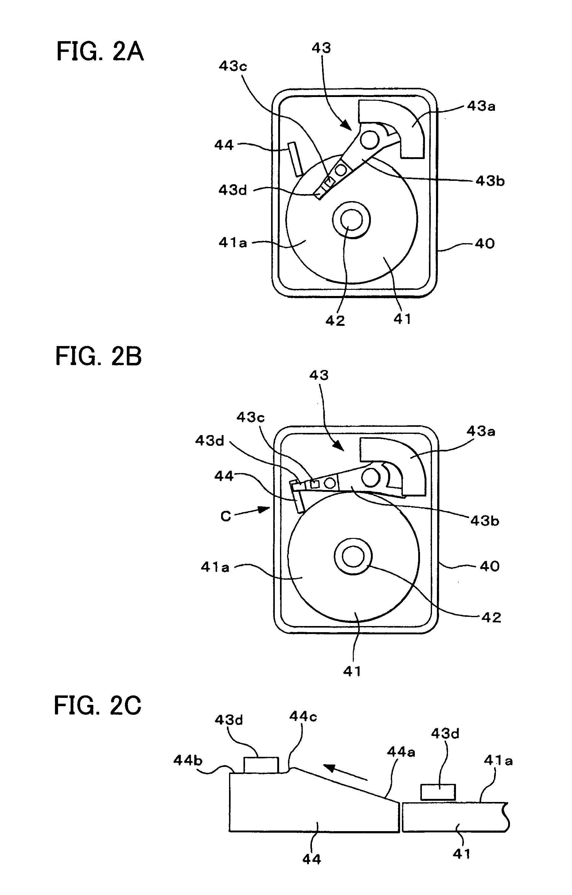 Portable apparatus having head retracting function and head retracting method