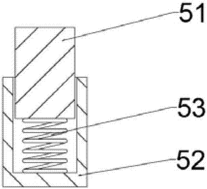 Efficient sand screening machine for preventing sieve plate blockage