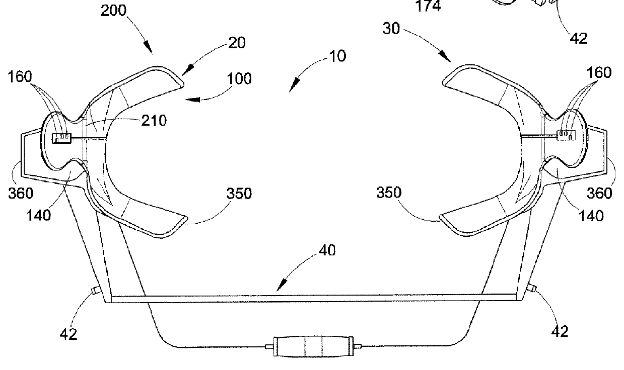 Illuminated dental retractor