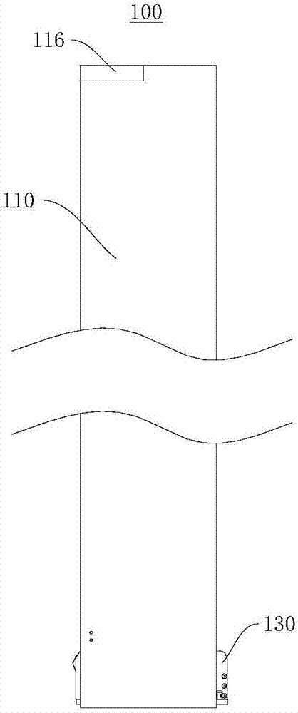 Vertical deep-well type medicine discharging barrel and medicine discharging device