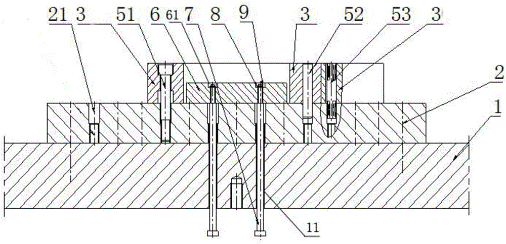 Combined type blanking female die and assembly method thereof