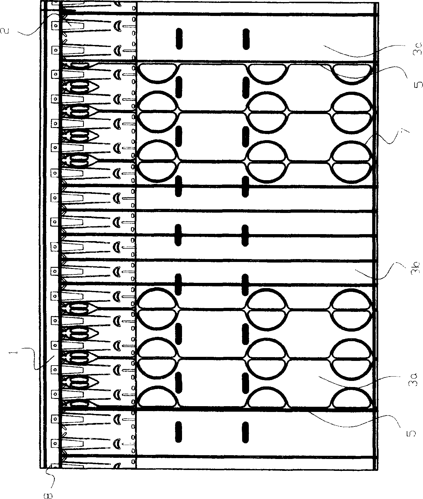 Air packaging device and production method for same