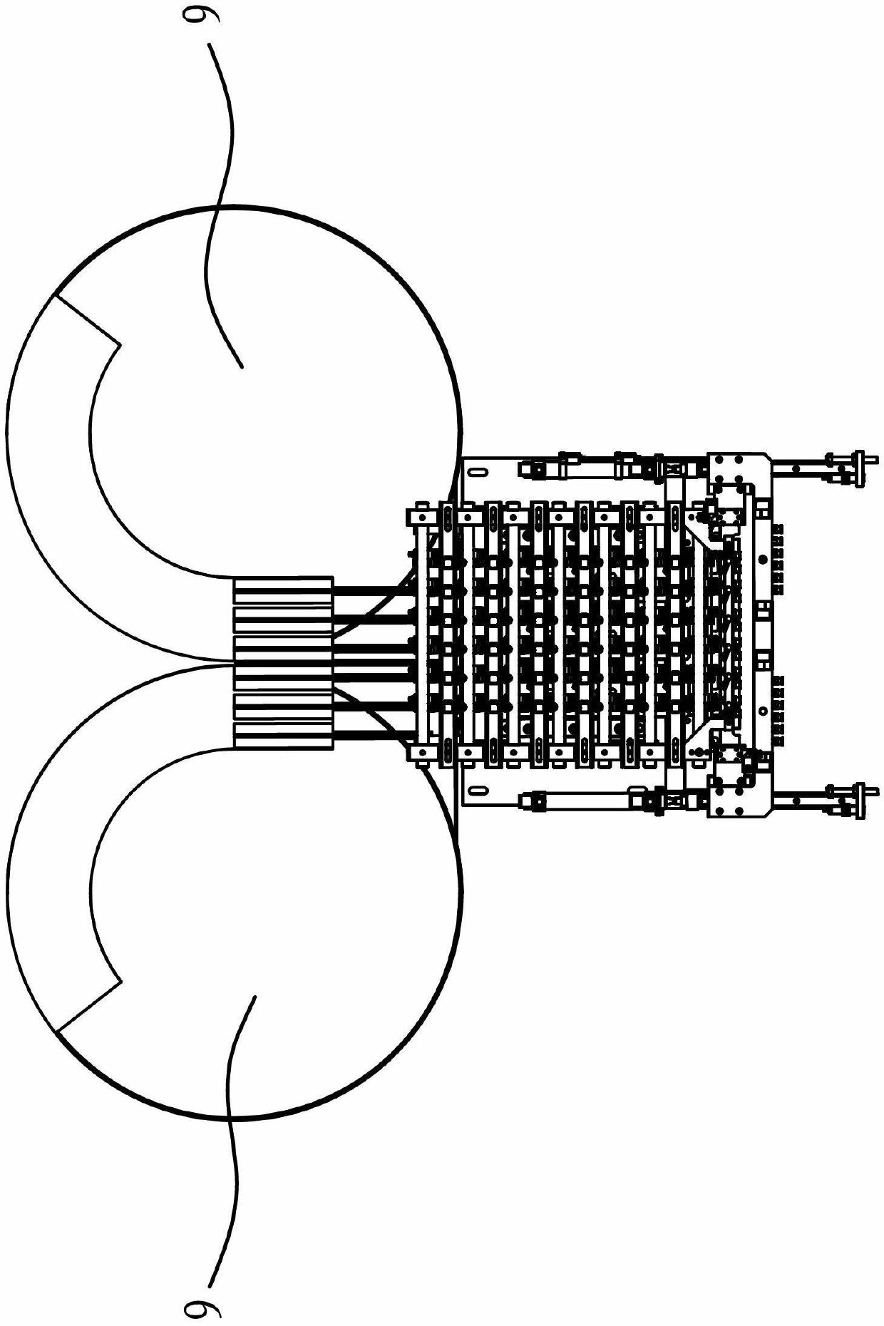 Distributing method and device for medical assembly