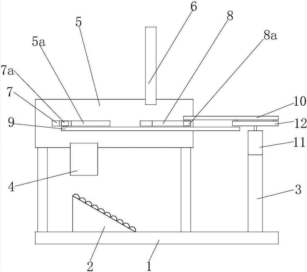 Pipeline type cake-shaped part loading machine