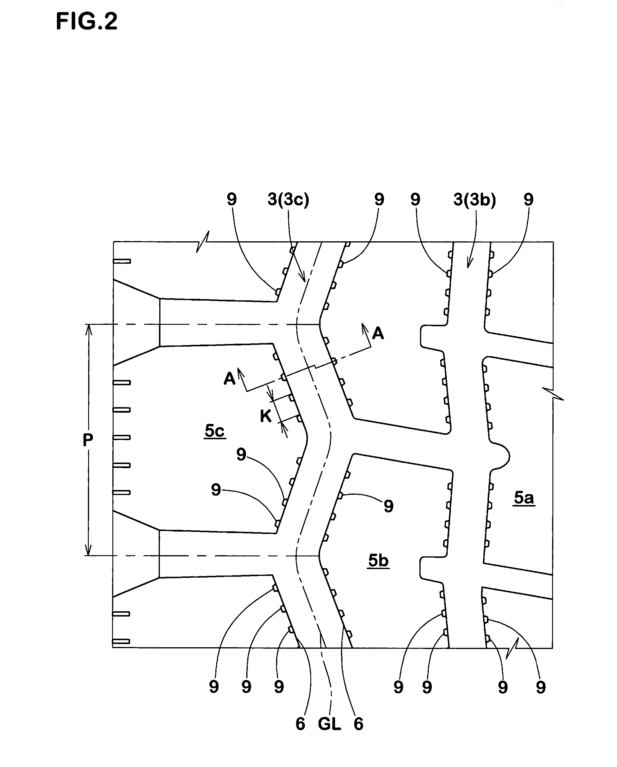 Pneumatic tire with tread having radially extending fine grooves