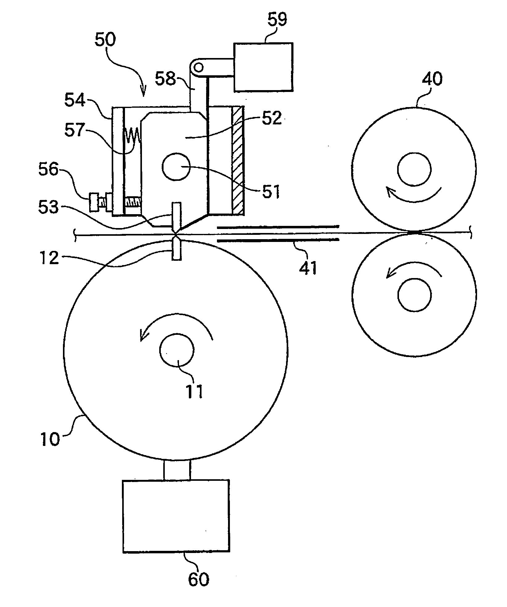 Rotary cutter and method for adjusting fixing angle of stationary blade in rotary cutter