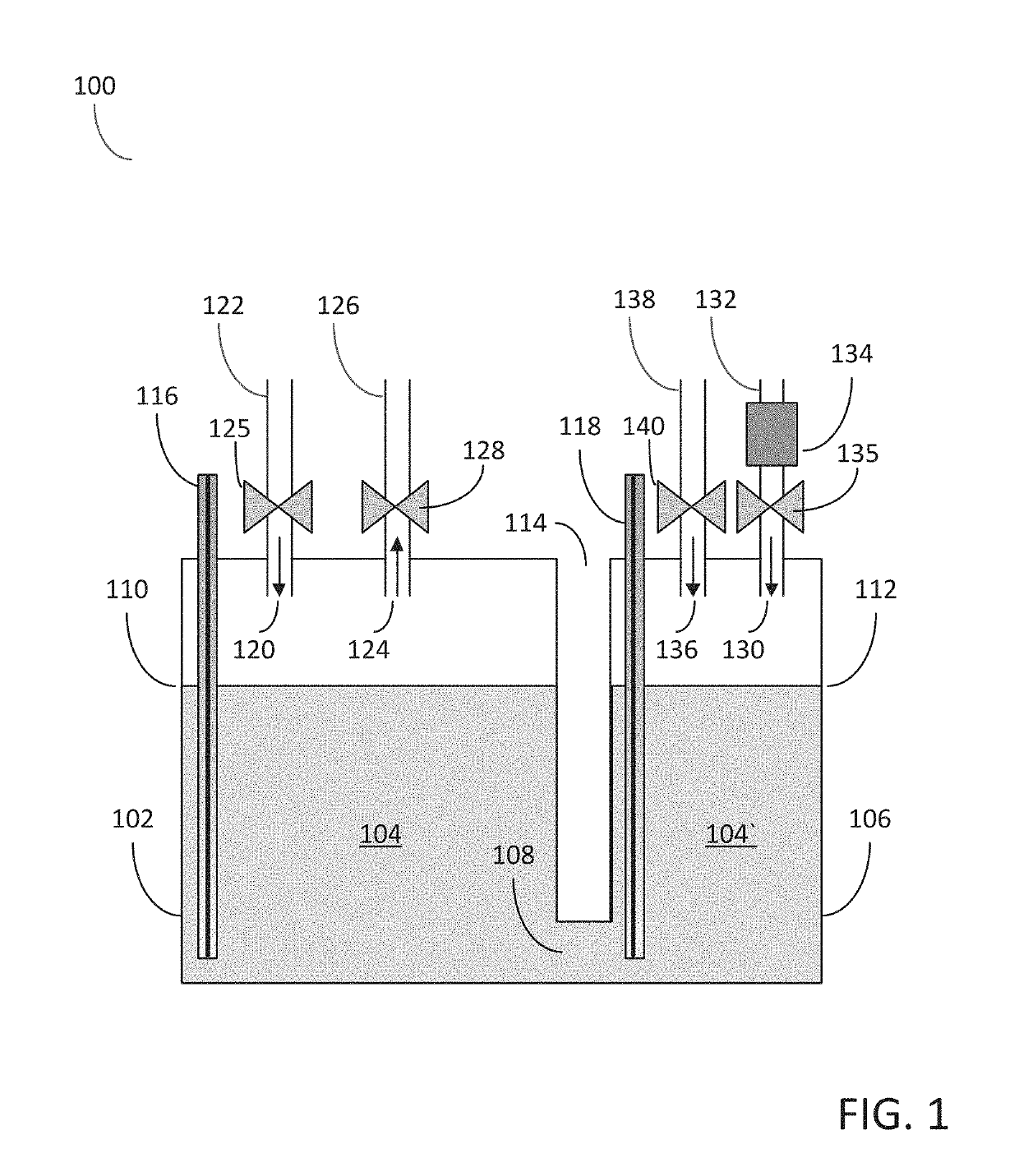 Apparatus for dispensing a vapor phase reactant to a reaction chamber and related methods