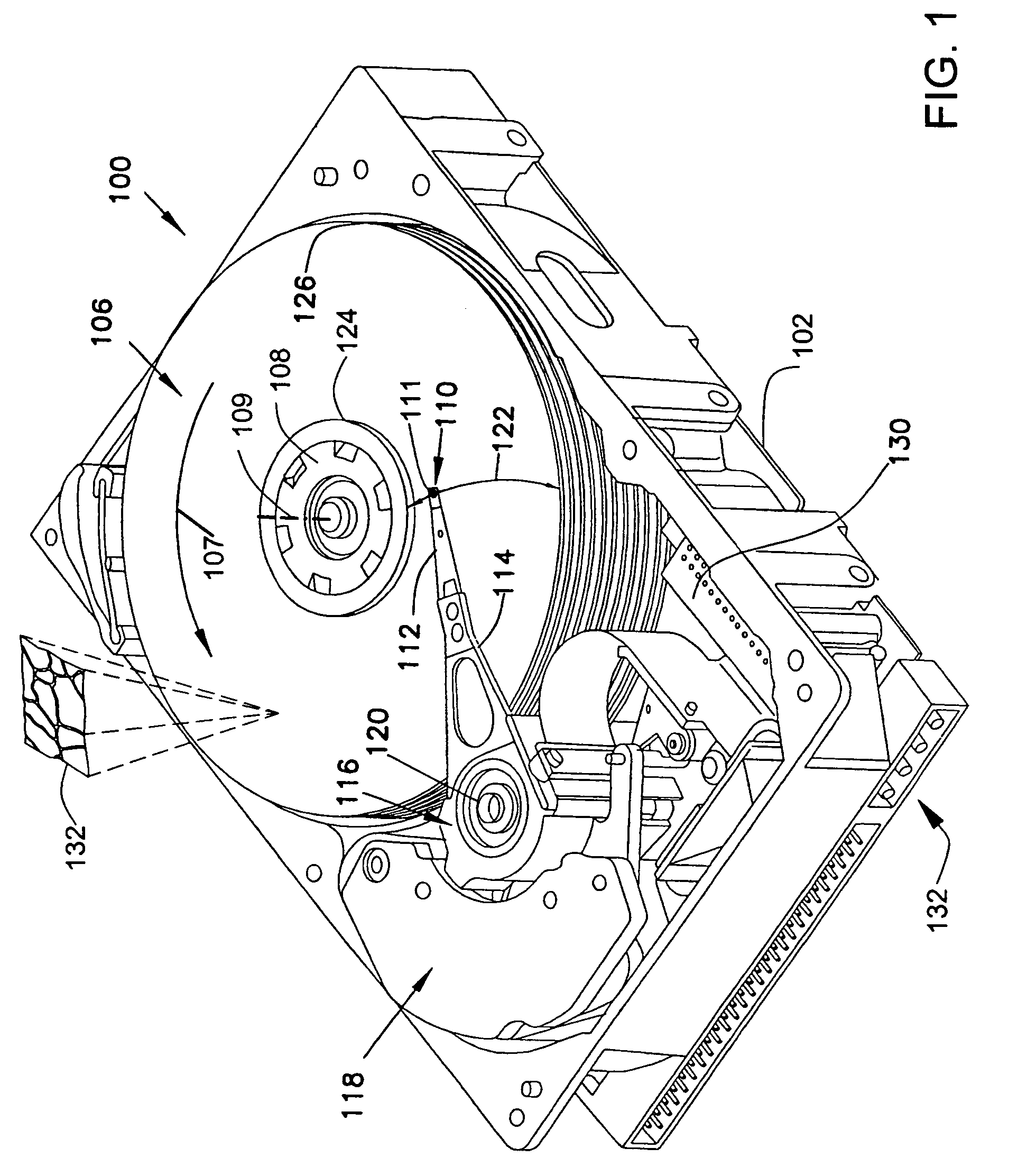 Memory array having a layer with electrical conductivity anisotropy