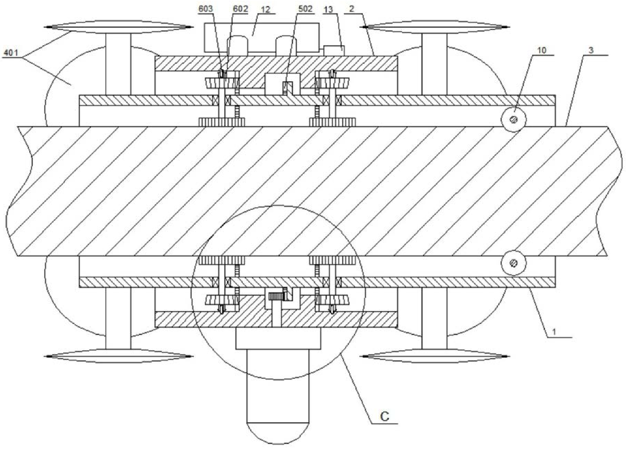 An anti-tilt skin cleaning device for overhead cables