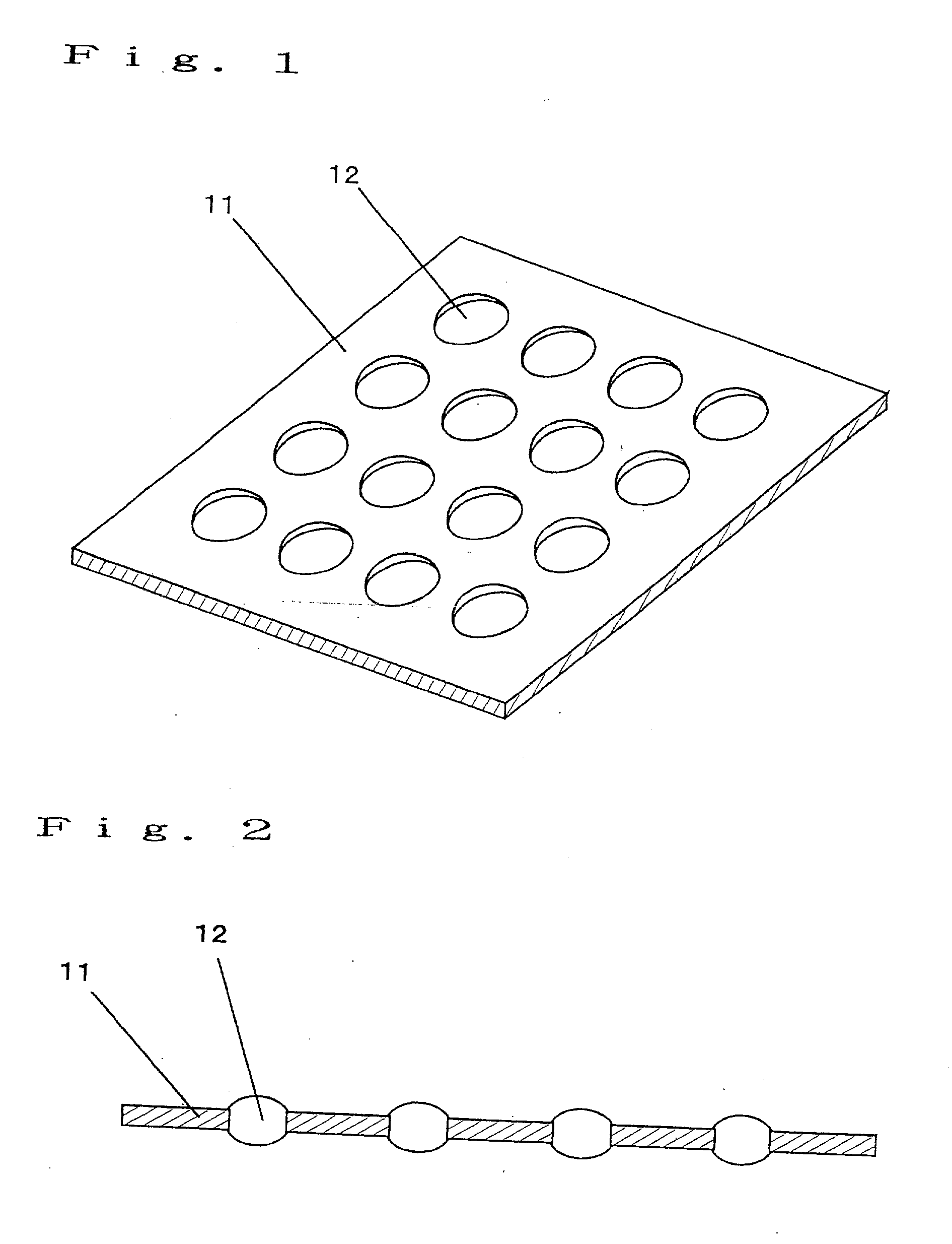 Method of manufacturing microlens array and microlens array