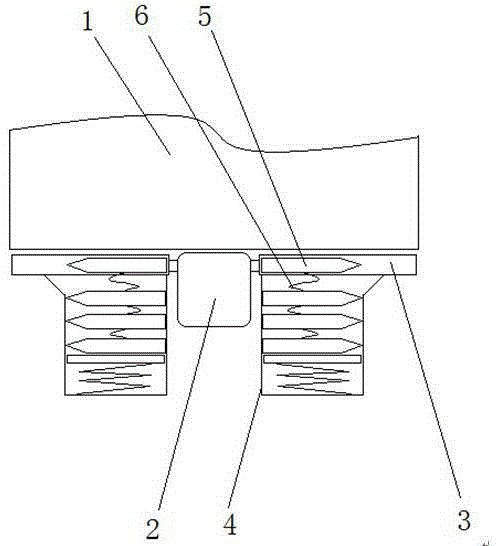 Spray gun type anti-falling device of lifting equipment