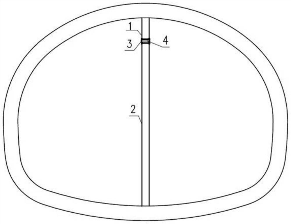 A partition wall in a tunnel with a middle disconnection