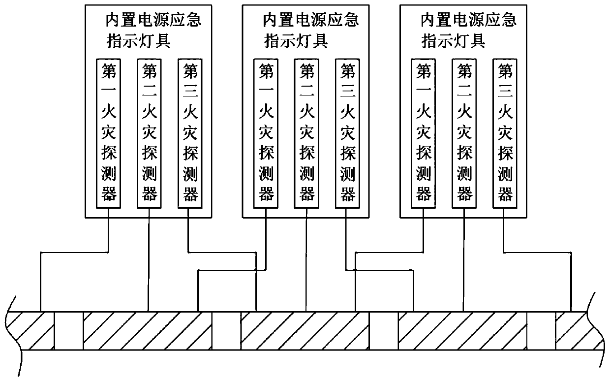 Non-centralized low-voltage evacuation system with lamp provided with storage battery for power supply