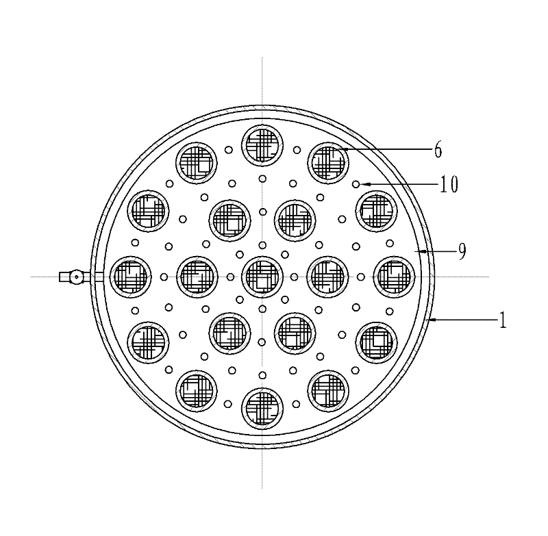 Filter for filtering synthetic produced liquid in production process of dimethylformamide and filtering method thereof