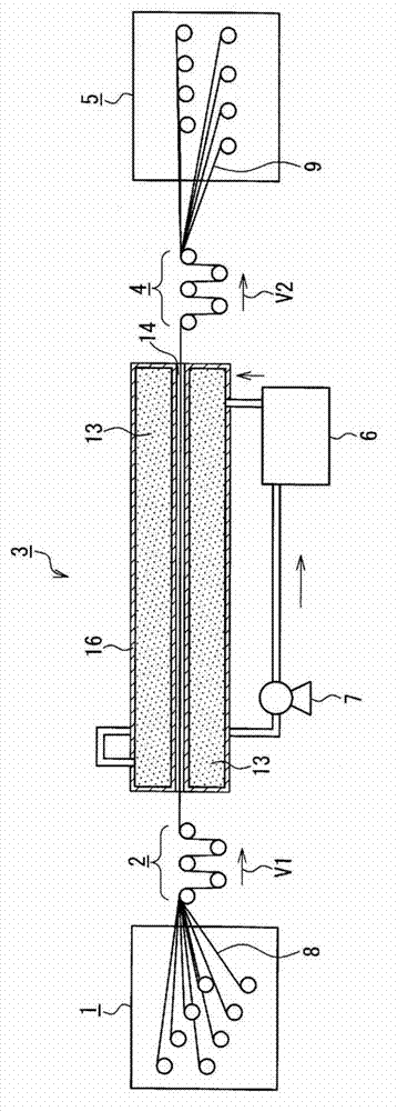 Super-high-molecular-weight polyolefin yarn, method for producing same, and drawing device