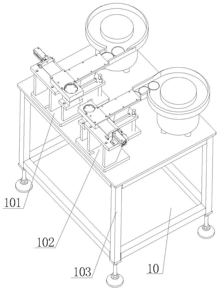 Automatic sealing ring assembling device and automatic assembling method thereof