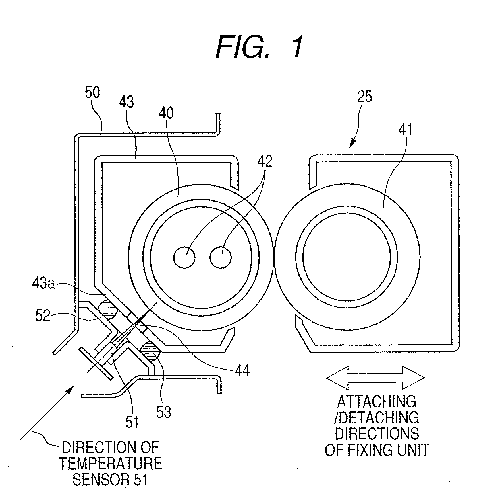 Image forming apparatus having contactless type temperature sensor