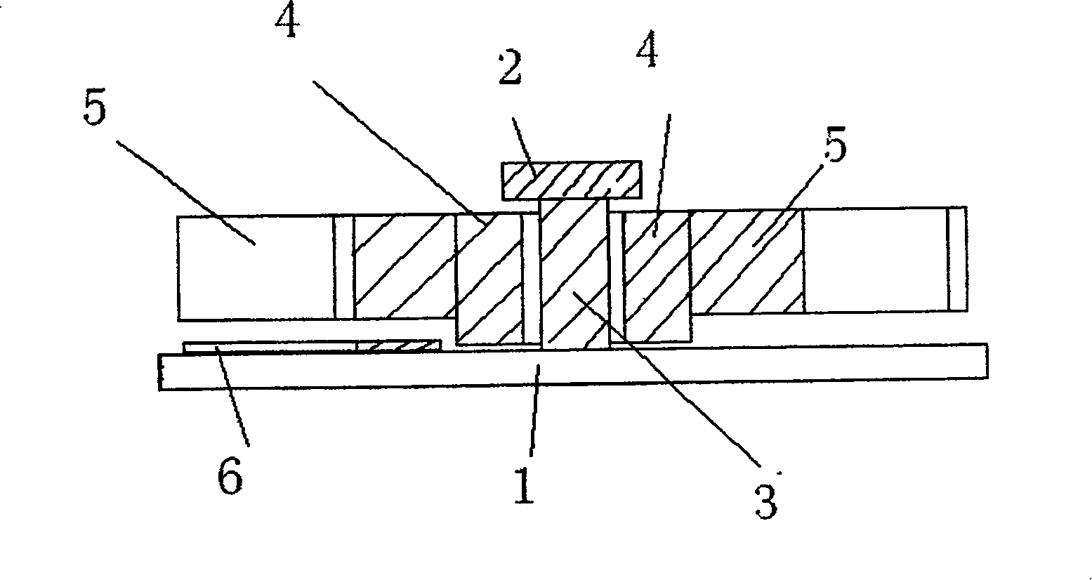 Capictance athermal flow-speed sensor based on micro mechanical technology