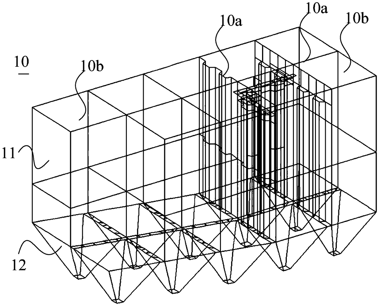 Dry cargo compartments and compartments of hulls having such dry cargo compartments