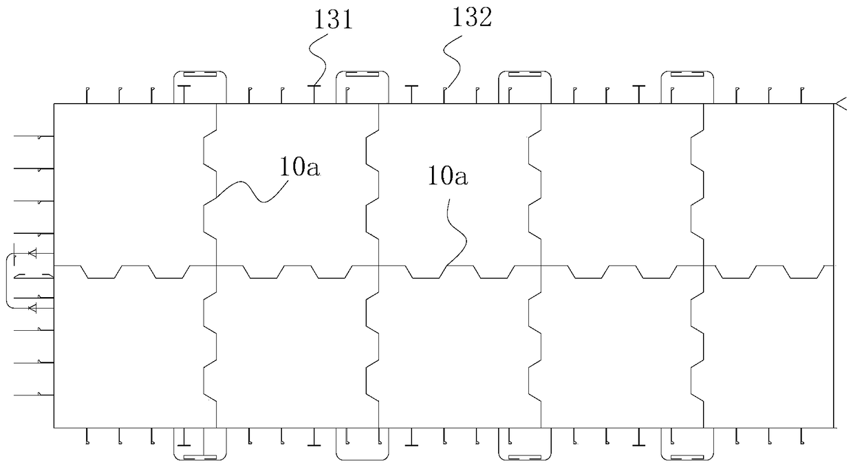 Dry cargo compartments and compartments of hulls having such dry cargo compartments