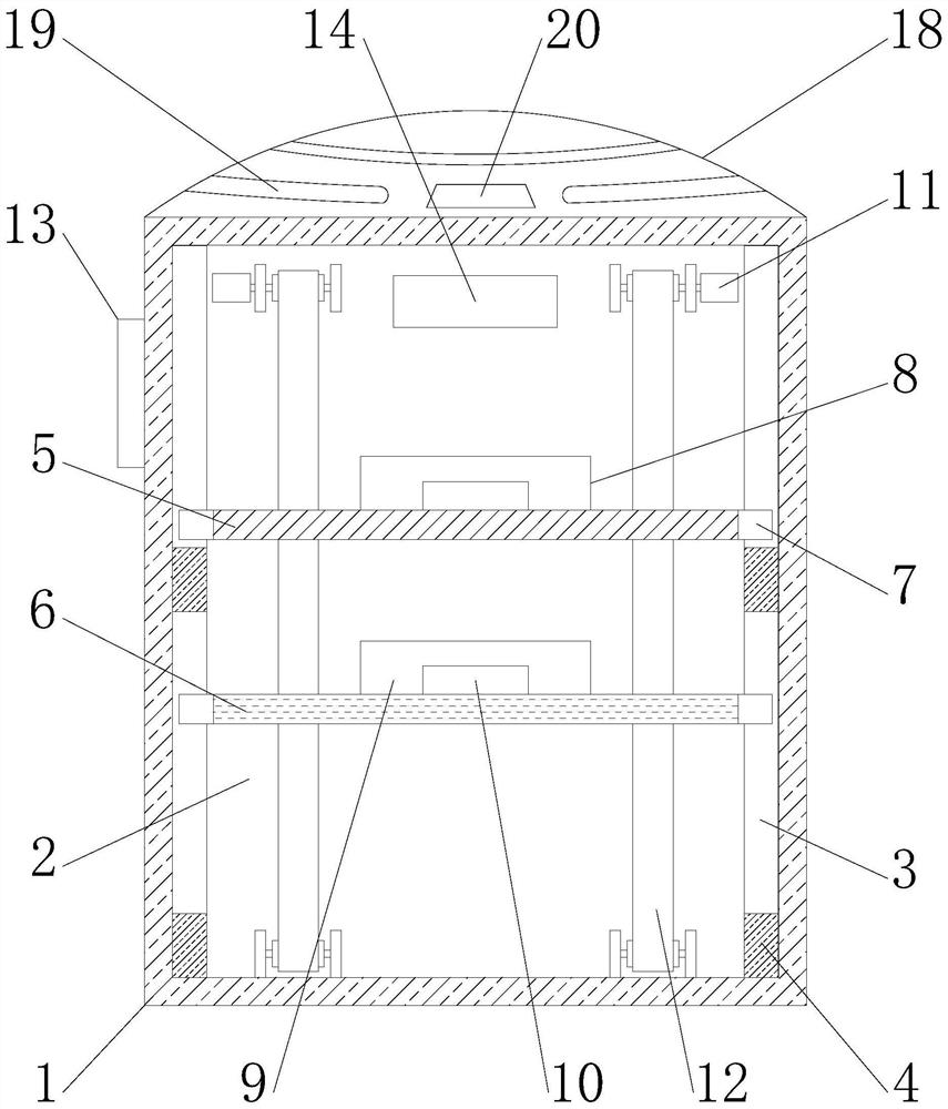 Humidifying device with multi-stage spraying design