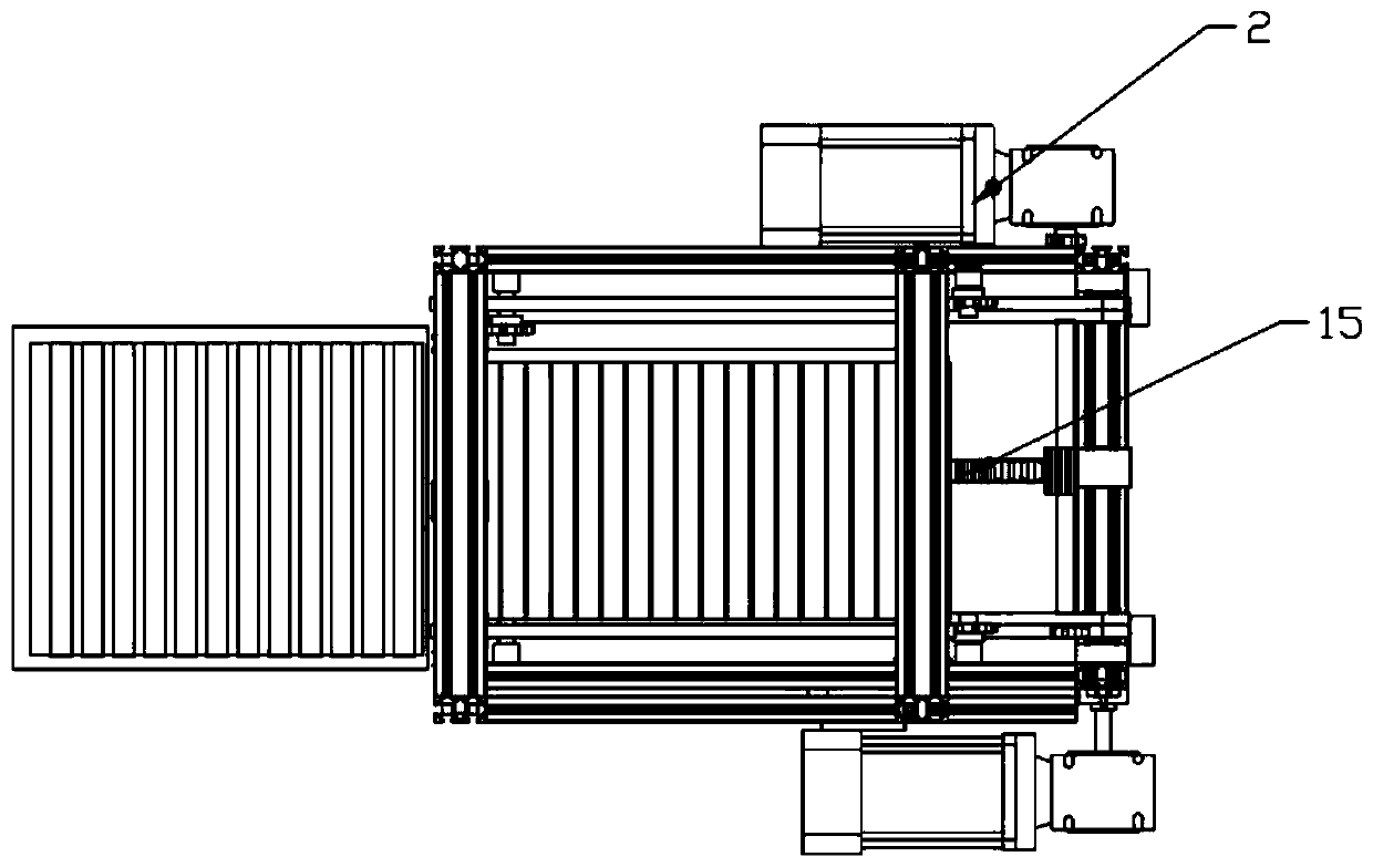 Nondestructive conveying device and working method thereof