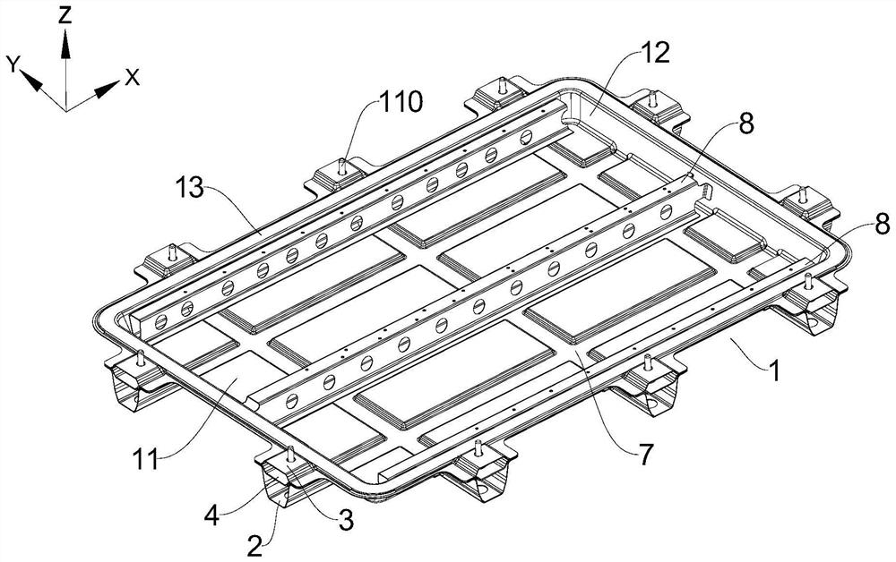 Battery trays, traction battery packs and vehicles