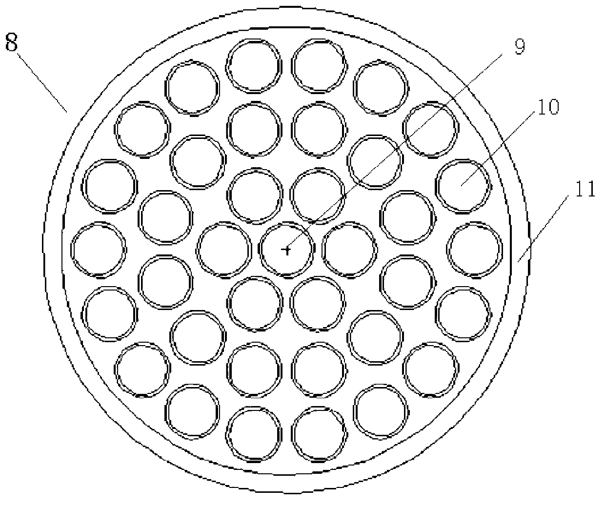 Subcritical wrapping layer of transmutation of pressure pipe type long-lived fission product