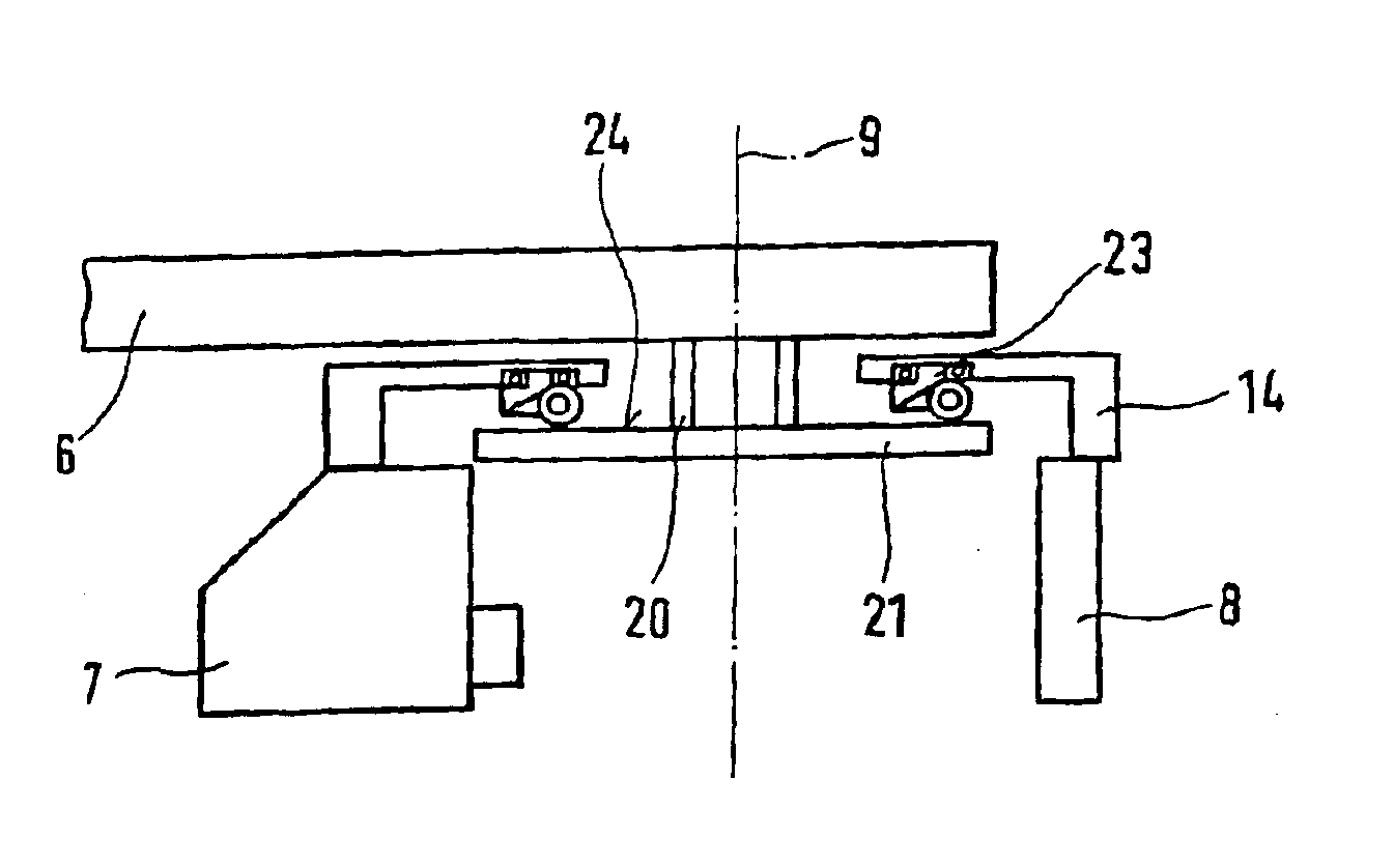 Dental X-ray device comprising a mobile support structure