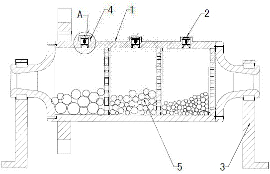 An electromagnetic multi-chamber tube mill expansion belly detection device and pre-expansion belly control method