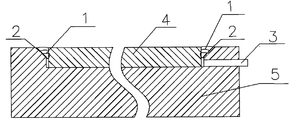 Embedded vacuum rolling method of titanium/steel laminated metal