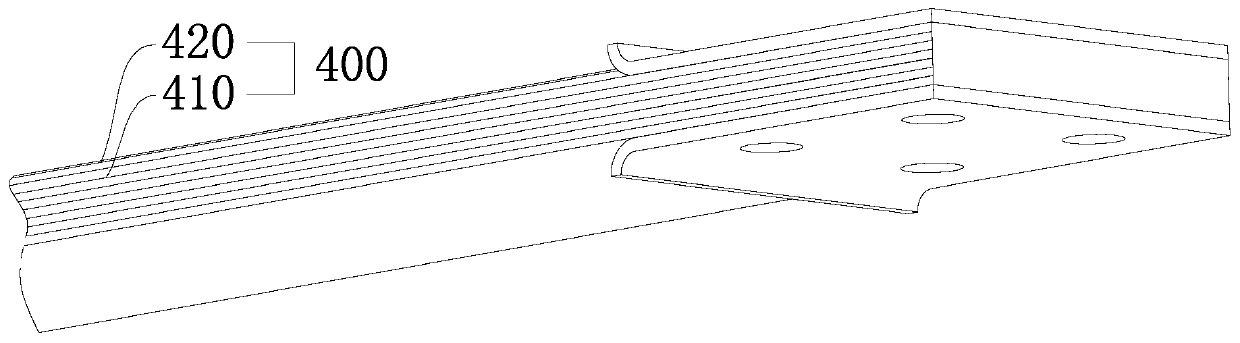 Flexible fixing clamp device for preventing dispersion of conductive belt of isolation switch caused by wind-blown sand