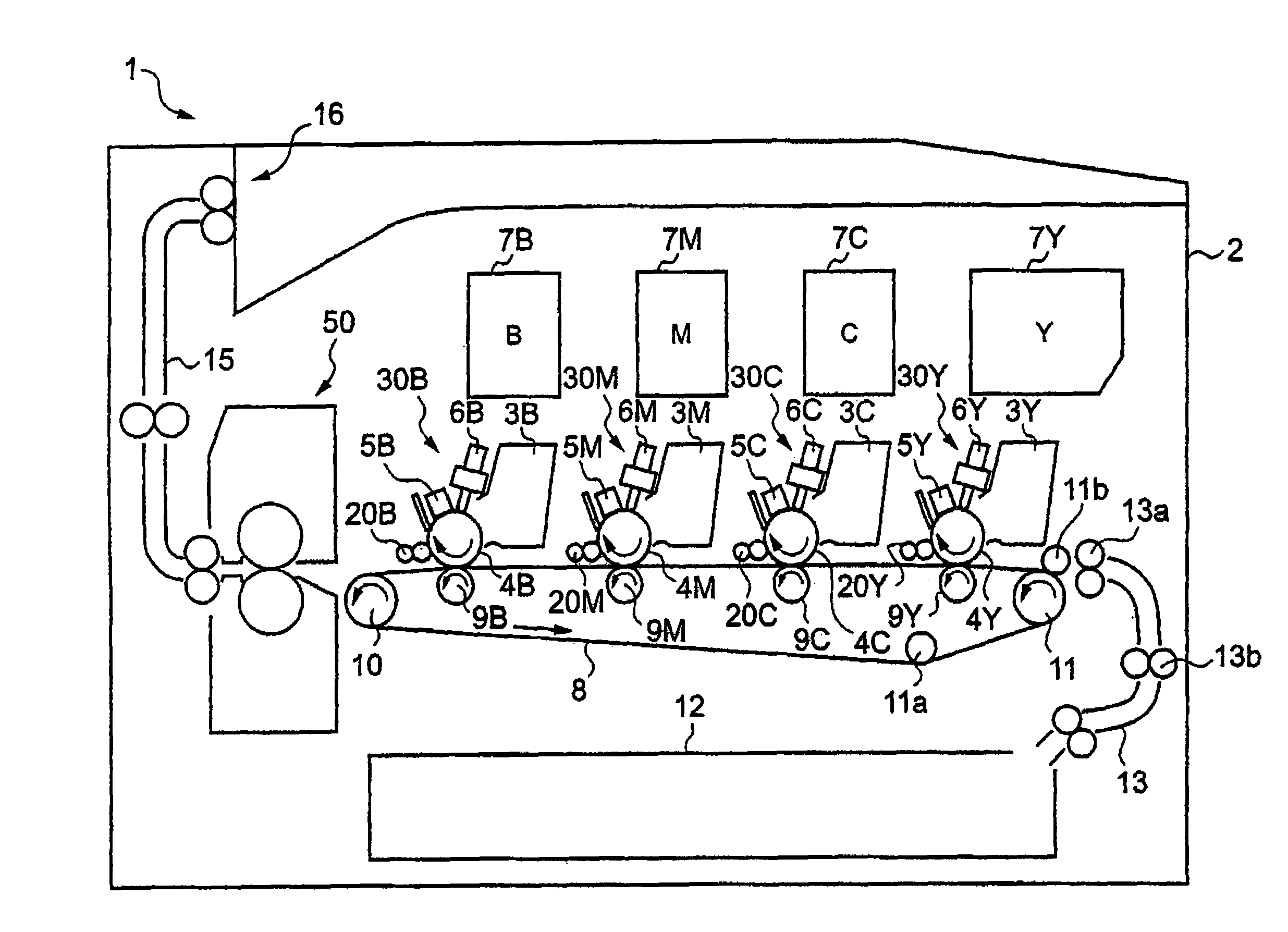 Color image forming method and apparatus with image flaw reducing speed control of toner image carrier peripheral velocity