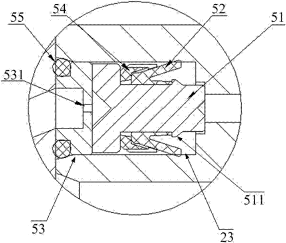 Pneumatically-controlled reversal valve capable of achieving automatic air pressure compensation