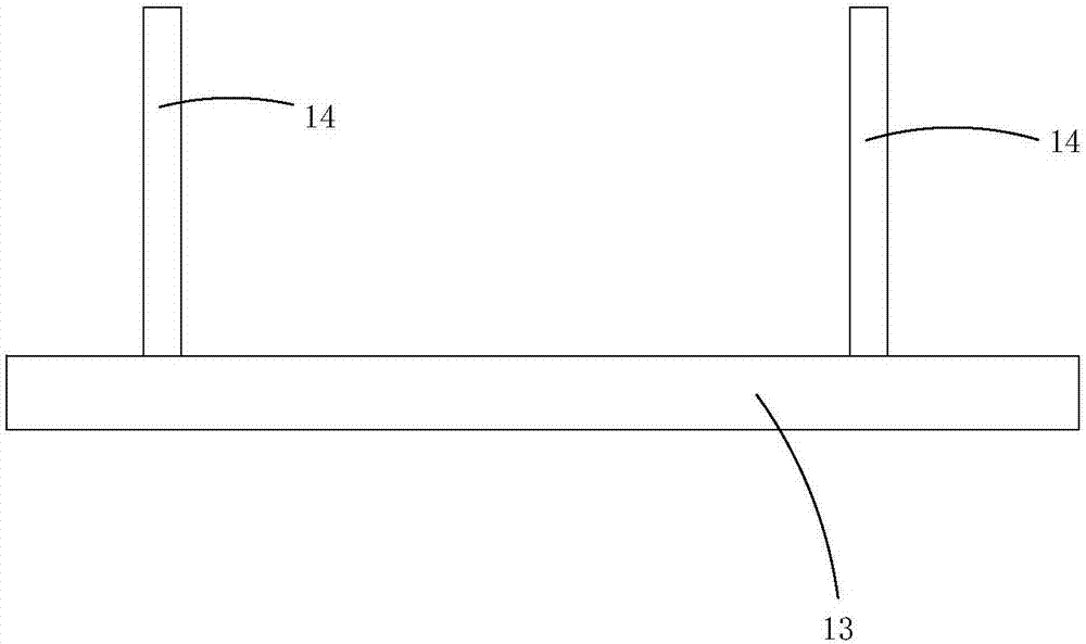 Cloth cutting device