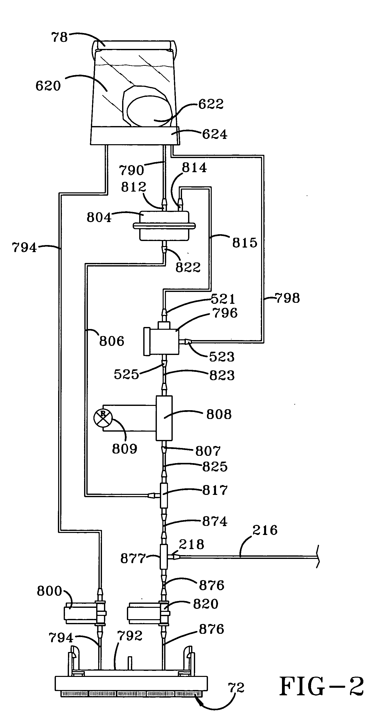 Solution distribution arrangement for a cleaning machine