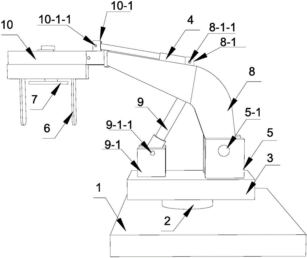 Green belt trimming device for highway