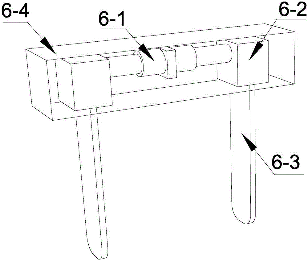 Green belt trimming device for highway