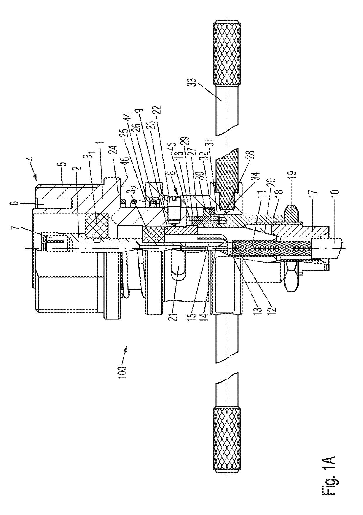 Coupler betwen a coaxial connector and a coaxial cable