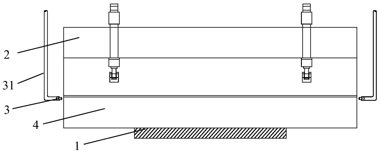 A device for suppressing the oxidation rate of rolls and its application method