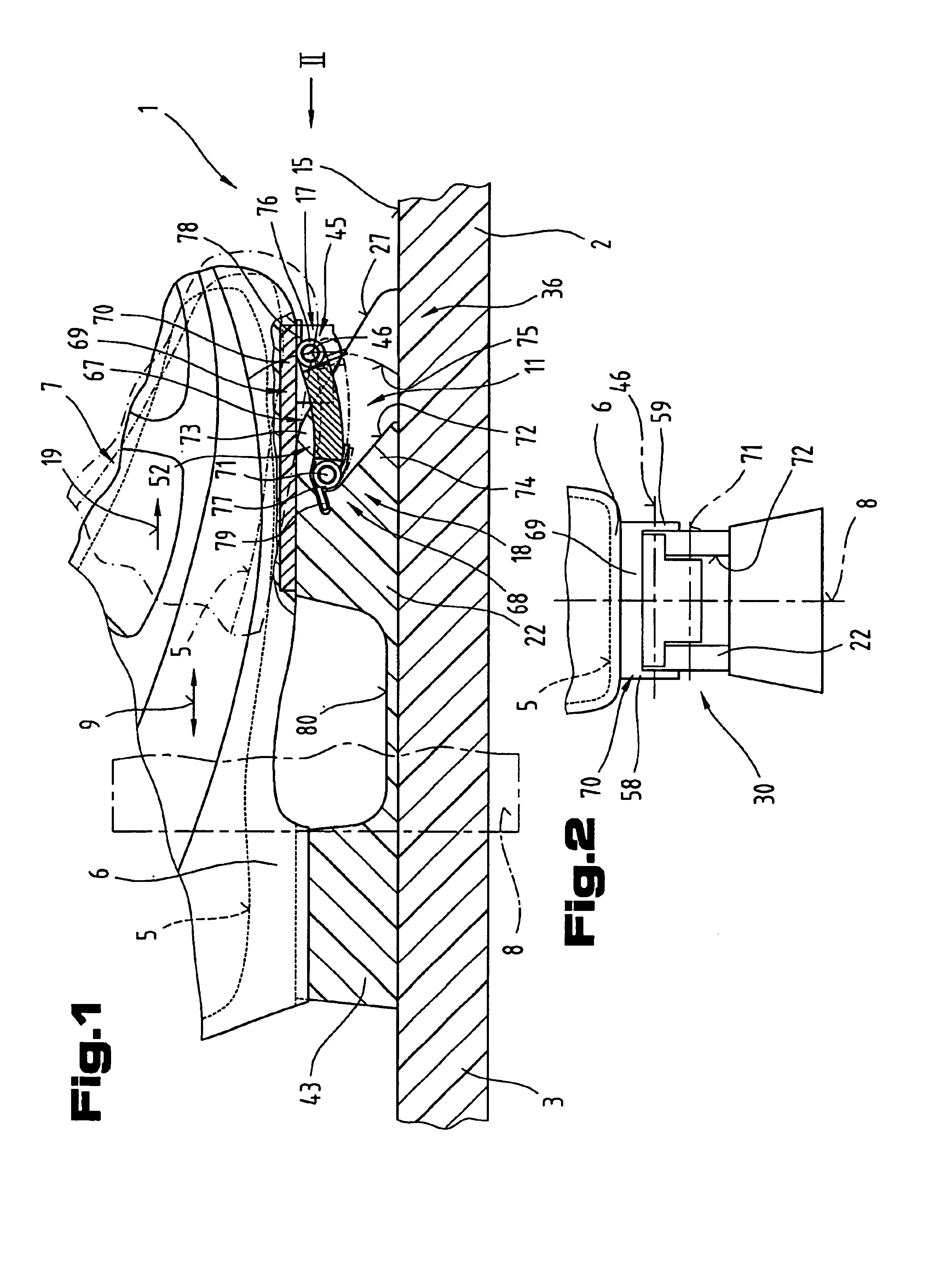 Flexible connection between sports device and shoe