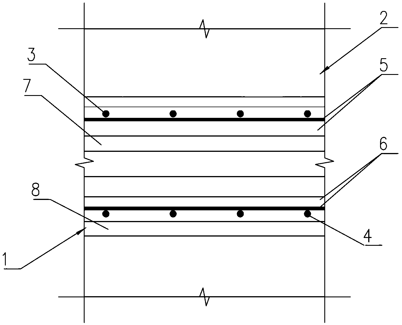 Connection joint between basement base plate and underground diaphragm wall