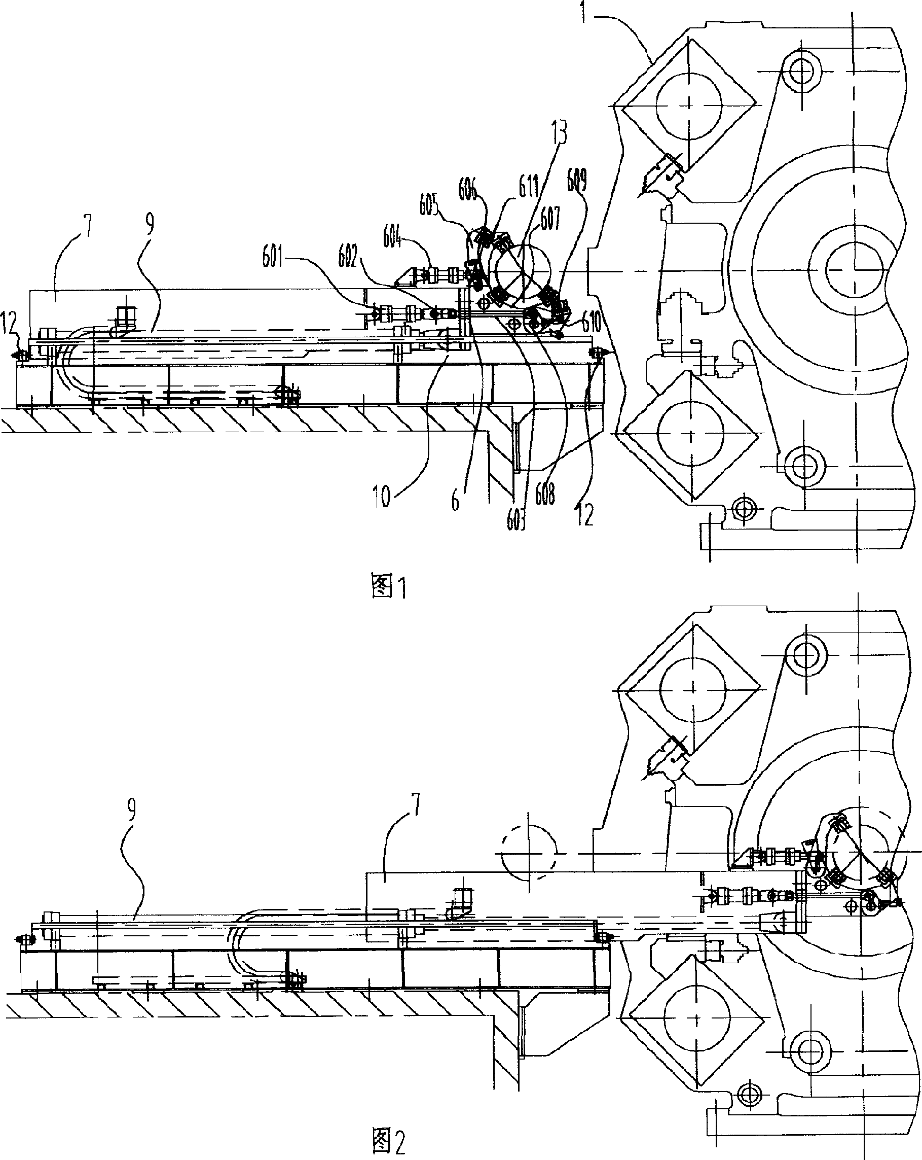 Short path aluminium extrusion machine front feeding system and its gripping pliers type adaptive ingot supply device