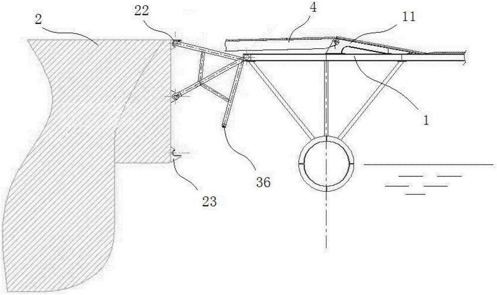 Gangway structure for connecting floating bridge with floating platform