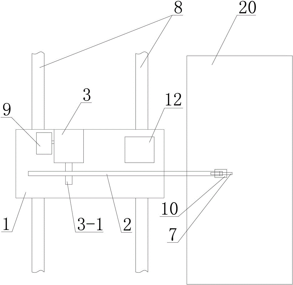 A lifting traction device for swimming training and collecting training information