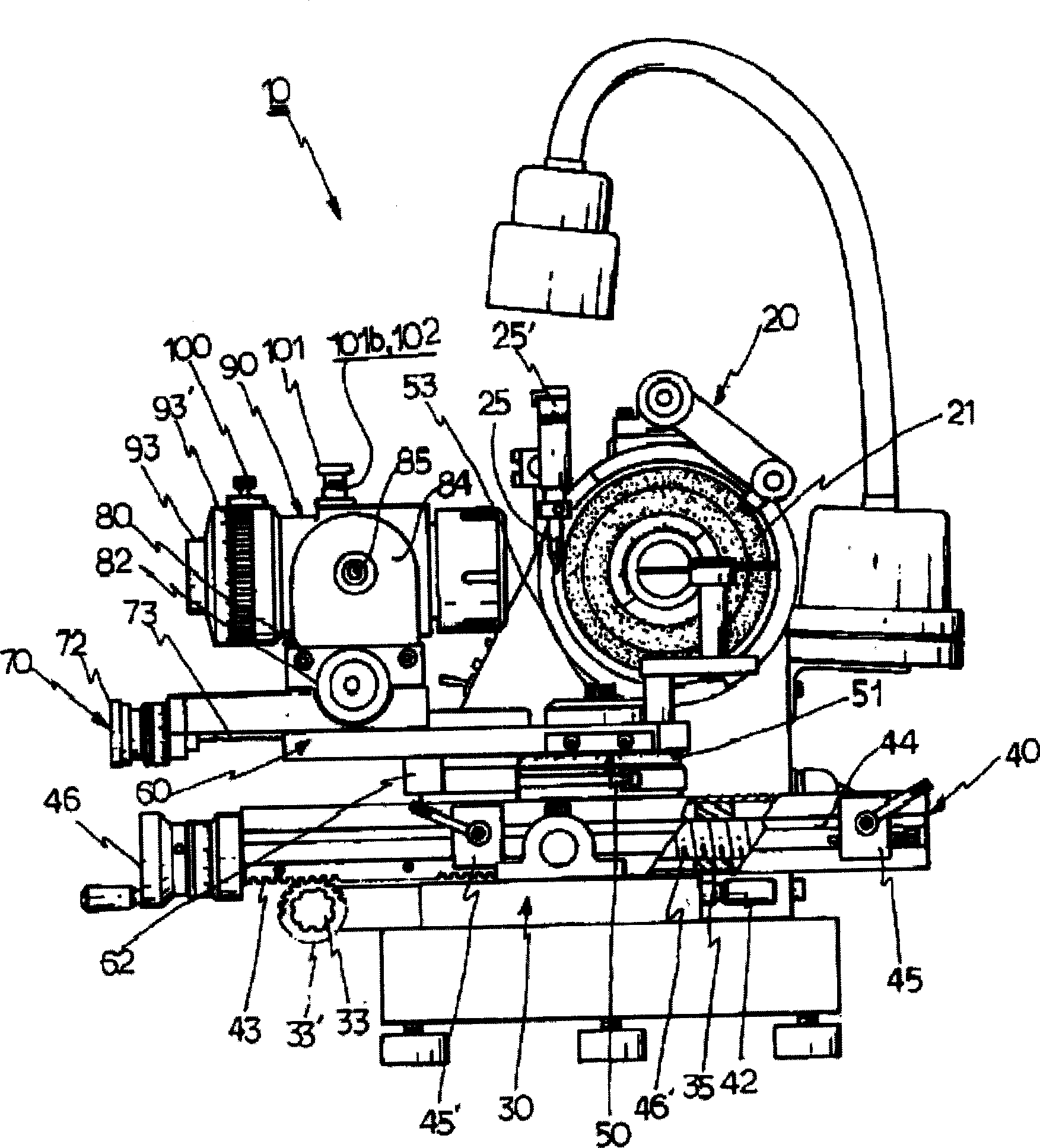 Tool grinding machine