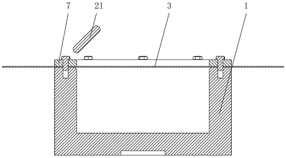 A method and device for ultra-low temperature spinning forming of aluminum alloy curved busbar components