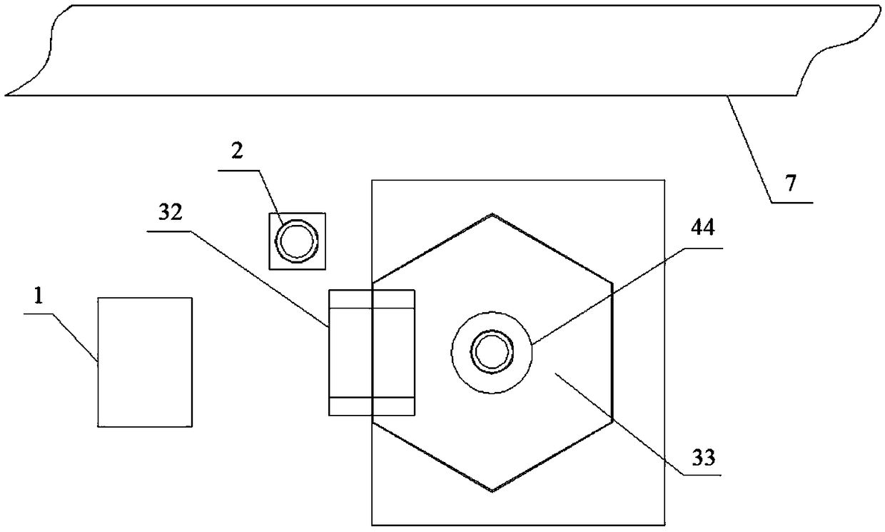 Material moisture online detection device and control method and control system thereof